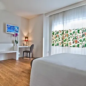 4* Otel Caravel